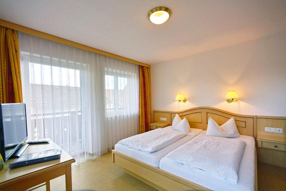 Gasthof "Zum Strauss" Wildsteig Esterno foto