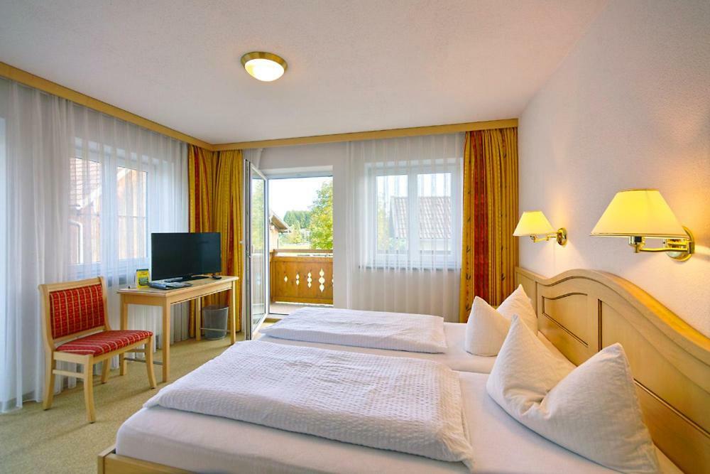 Gasthof "Zum Strauss" Wildsteig Esterno foto
